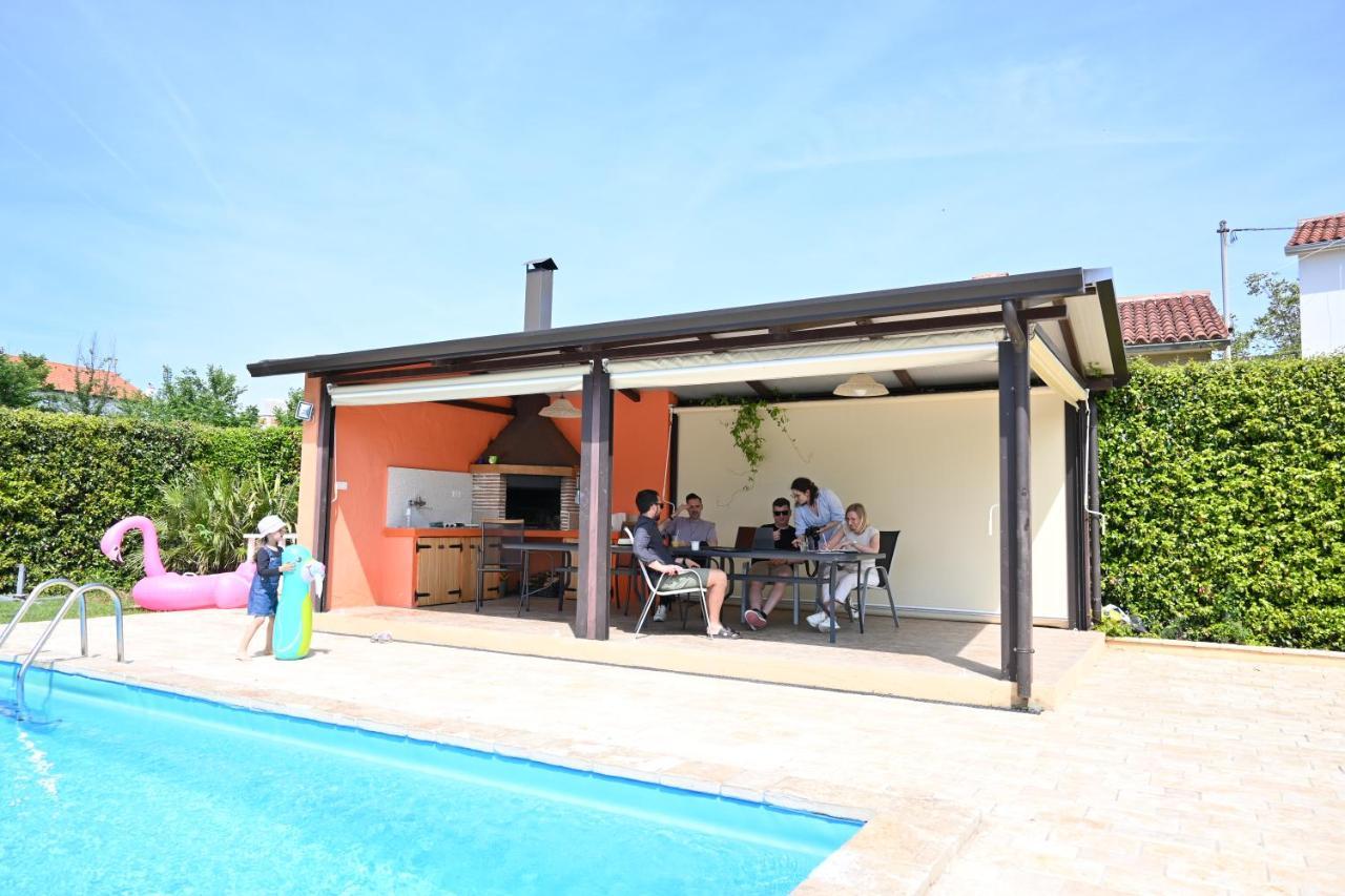 Villa Antonci-18, Pool, 3 Houses, Jacuzzi, Private Territory Antonci  Exteriér fotografie