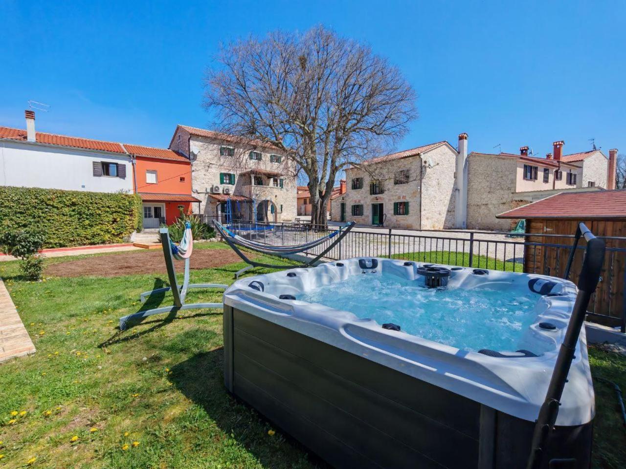 Villa Antonci-18, Pool, 3 Houses, Jacuzzi, Private Territory Antonci  Exteriér fotografie